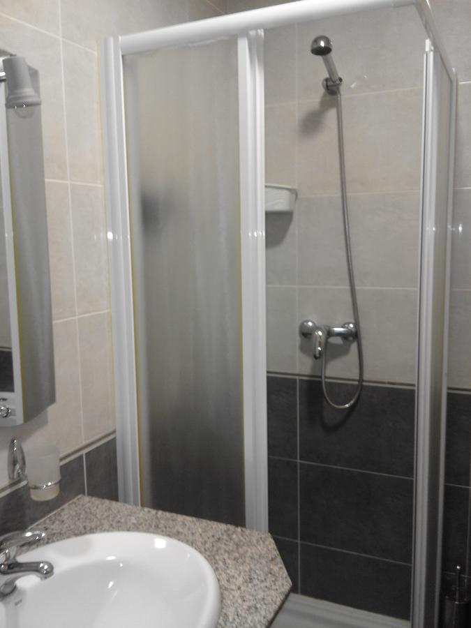 Hostal Restaurante Vial Ourense Buitenkant foto